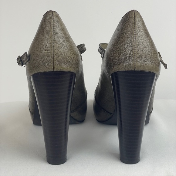 Vera Wang Olive Peep-Toe Heels - Picture 11 of 16